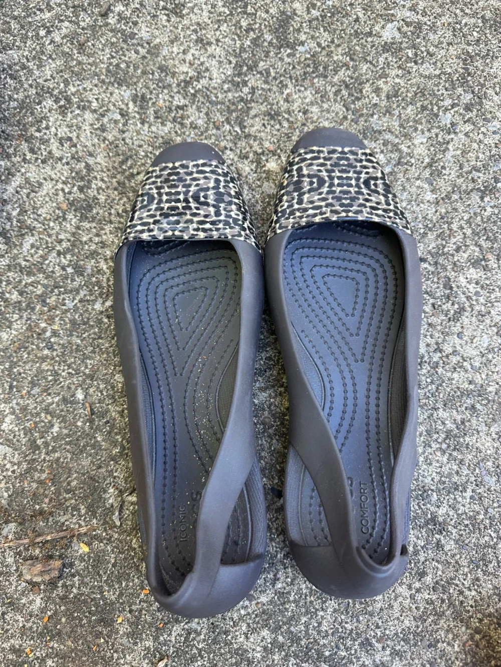 Crocs Women's Sienna shiny ballet flats